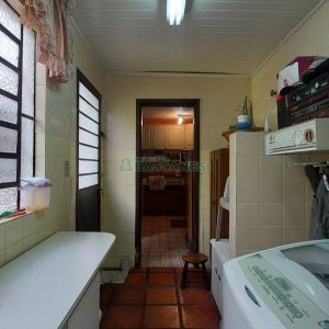Casa com 200m², 3 dormitórios, 2 vagas, no bairro Panazzolo em Caxias do Sul para Comprar