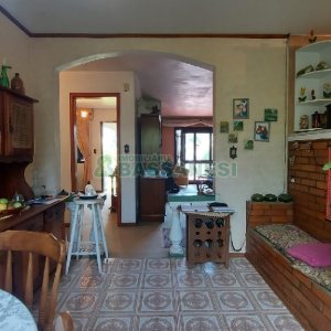 Casa com 200m², 3 dormitórios, 2 vagas, no bairro Panazzolo em Caxias do Sul para Comprar