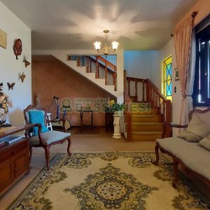 Casa com 200m², 3 dormitórios, 2 vagas, no bairro Panazzolo em Caxias do Sul para Comprar