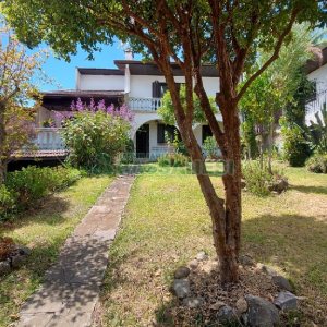 Casa com 200m², 3 dormitórios, 2 vagas, no bairro Panazzolo em Caxias do Sul para Comprar