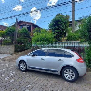 Casa com 200m², 3 dormitórios, 2 vagas, no bairro Panazzolo em Caxias do Sul para Comprar
