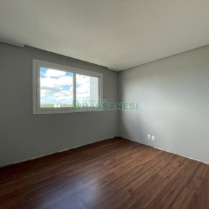 Apartamento com 81m², 2 dormitórios, 2 vagas, no bairro Santa Catarina em Caxias do Sul para Comprar