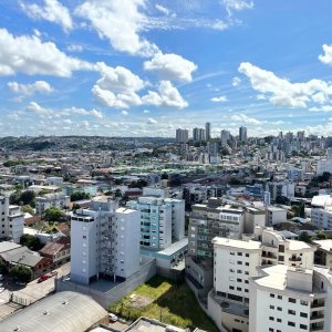 Apartamento com 81m², 2 dormitórios, 2 vagas, no bairro Santa Catarina em Caxias do Sul para Comprar