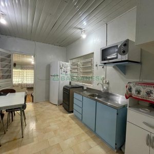 Casa com 95m², 2 dormitórios, 1 vaga, no bairro Rio Branco em Caxias do Sul para Comprar