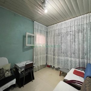 Casa com 95m², 2 dormitórios, 1 vaga, no bairro Rio Branco em Caxias do Sul para Comprar