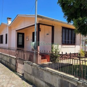 Casa com 130m², 3 dormitórios, 1 vaga, no bairro Rio Branco em Caxias do Sul para Comprar
