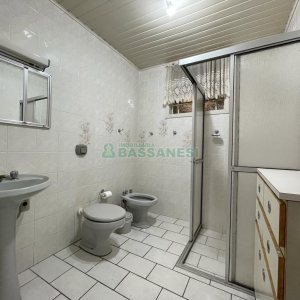 Casa com 130m², 3 dormitórios, 1 vaga, no bairro Rio Branco em Caxias do Sul para Comprar