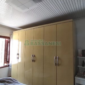 Casa com 141m², 3 dormitórios, 3 vagas, no bairro Sagrada Família em Caxias do Sul para Comprar