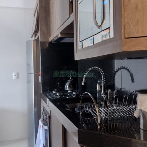 Apartamento com 67m², 3 dormitórios, 2 vagas, no bairro Kayser em Caxias do Sul para Comprar