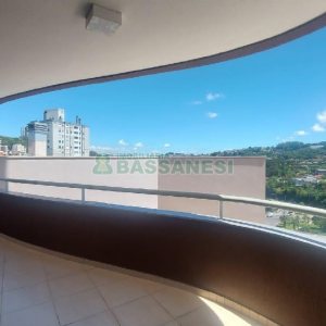 Apartamento com 110m², 2 dormitórios, 1 vaga, no bairro São Leopoldo em Caxias do Sul para Alugar