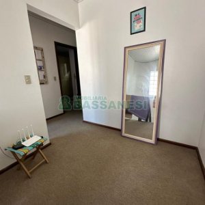 Casa com 105m², 3 dormitórios, 2 vagas, no bairro Interlagos em Caxias do Sul para Comprar