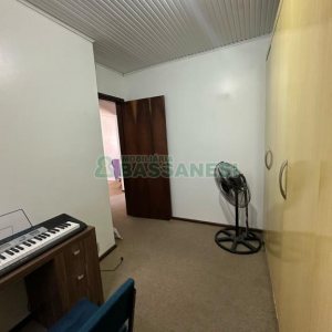 Casa com 105m², 3 dormitórios, 2 vagas, no bairro Interlagos em Caxias do Sul para Comprar