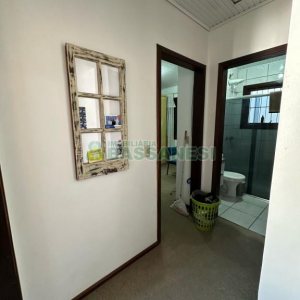 Casa com 105m², 3 dormitórios, 2 vagas, no bairro Interlagos em Caxias do Sul para Comprar