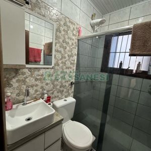 Casa com 105m², 3 dormitórios, 2 vagas, no bairro Interlagos em Caxias do Sul para Comprar