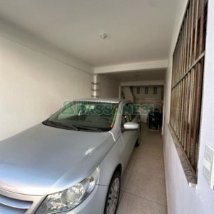 Casa com 105m², 3 dormitórios, 2 vagas, no bairro Interlagos em Caxias do Sul para Comprar