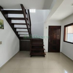 Casa com 105m², 3 dormitórios, 2 vagas, no bairro Interlagos em Caxias do Sul para Comprar