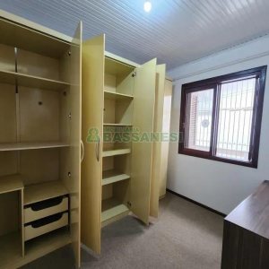 Casa com 105m², 3 dormitórios, 2 vagas, no bairro Interlagos em Caxias do Sul para Comprar