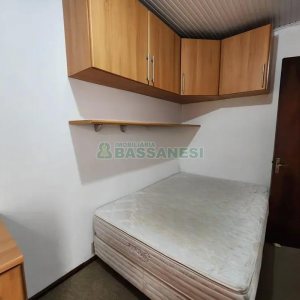 Casa com 105m², 3 dormitórios, 2 vagas, no bairro Interlagos em Caxias do Sul para Comprar