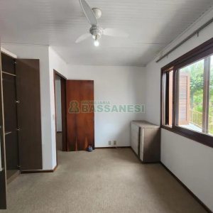 Casa com 105m², 3 dormitórios, 2 vagas, no bairro Interlagos em Caxias do Sul para Comprar