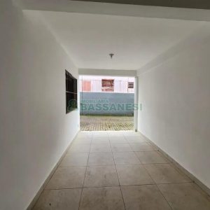 Casa com 105m², 3 dormitórios, 2 vagas, no bairro Interlagos em Caxias do Sul para Comprar