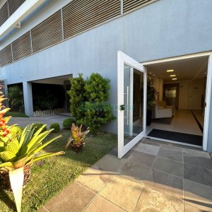 Apartamento com 80m², 2 dormitórios, 2 vagas, no bairro Vila Horn em Caxias do Sul para Comprar
