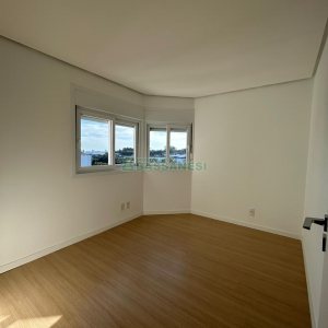 Apartamento com 80m², 2 dormitórios, 2 vagas, no bairro Vila Horn em Caxias do Sul para Comprar