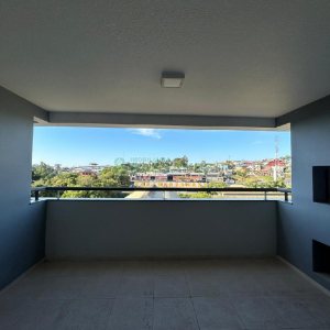 Apartamento com 80m², 2 dormitórios, 2 vagas, no bairro Vila Horn em Caxias do Sul para Comprar