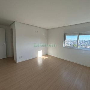 Apartamento com 80m², 2 dormitórios, 2 vagas, no bairro Vila Horn em Caxias do Sul para Comprar