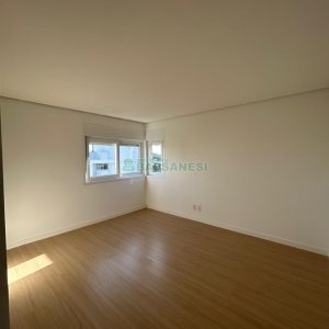 Apartamento com 80m², 2 dormitórios, 2 vagas, no bairro Vila Horn em Caxias do Sul para Comprar