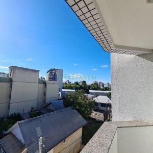 Kitinete com 30m², 1 dormitório, no bairro Centro em Caxias do Sul para Alugar