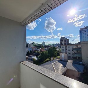 Kitinete com 30m², 1 dormitório, no bairro Centro em Caxias do Sul para Alugar