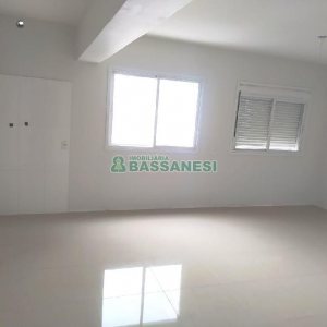 Apartamento com 38m², 1 dormitório, no bairro Centro em Caxias do Sul para Alugar