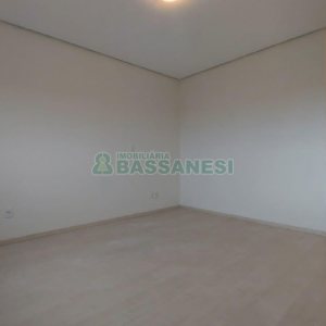 Apartamento com 58m², 2 dormitórios, 1 vaga, no bairro Madureira em Caxias do Sul para Alugar