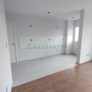 Apartamento com 52m², 2 dormitórios, 1 vaga, no bairro Belo Horizonte em Caxias do Sul para Alugar