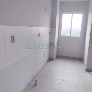 Apartamento com 52m², 2 dormitórios, 1 vaga, no bairro Belo Horizonte em Caxias do Sul para Alugar