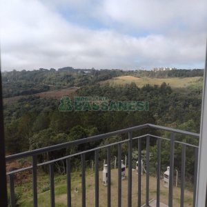 Apartamento com 52m², 2 dormitórios, 1 vaga, no bairro Belo Horizonte em Caxias do Sul para Alugar