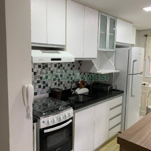 Apto Mobiliado com 56m², 2 dormitórios, 1 vaga, no bairro Cinqüentenário em Caxias do Sul para Alugar