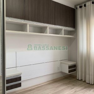 Apto Mobiliado com 56m², 2 dormitórios, 1 vaga, no bairro Cinqüentenário em Caxias do Sul para Alugar