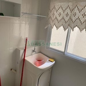 Apto Mobiliado com 56m², 2 dormitórios, 1 vaga, no bairro Cinqüentenário em Caxias do Sul para Alugar