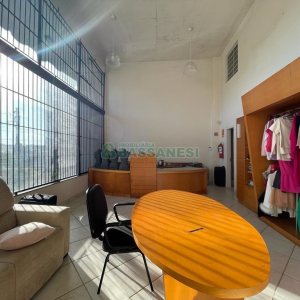 Loja com 40m², no bairro Cinqüentenário em Caxias do Sul para Alugar