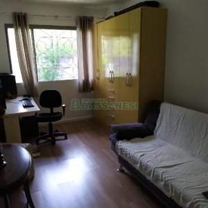 Casa com 125m², 4 dormitórios, 1 vaga, no bairro Salgado Filho em Caxias do Sul para Comprar