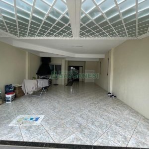 Casa Mobiliada com 280m², 3 dormitórios, 2 vagas, no bairro Cinqüentenário em Caxias do Sul para Alugar