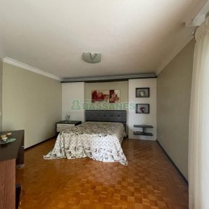 Casa Mobiliada com 280m², 3 dormitórios, 2 vagas, no bairro Cinqüentenário em Caxias do Sul para Alugar