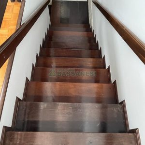 Casa Mobiliada com 280m², 3 dormitórios, 2 vagas, no bairro Cinqüentenário em Caxias do Sul para Alugar