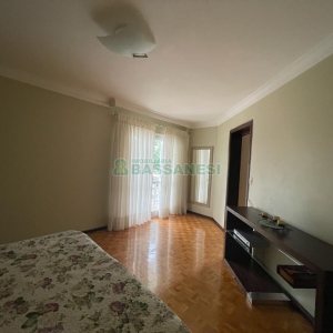 Casa Mobiliada com 280m², 3 dormitórios, 2 vagas, no bairro Cinqüentenário em Caxias do Sul para Alugar