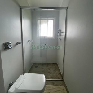 Casa Mobiliada com 280m², 3 dormitórios, 2 vagas, no bairro Cinqüentenário em Caxias do Sul para Alugar