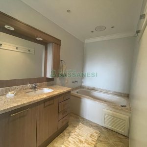 Casa Mobiliada com 280m², 3 dormitórios, 2 vagas, no bairro Cinqüentenário em Caxias do Sul para Alugar