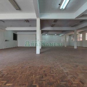 Loja com 514m², no bairro Lourdes em Caxias do Sul para Alugar