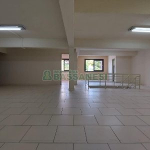 Loja com 514m², no bairro Lourdes em Caxias do Sul para Alugar