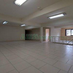 Loja com 514m², no bairro Lourdes em Caxias do Sul para Alugar